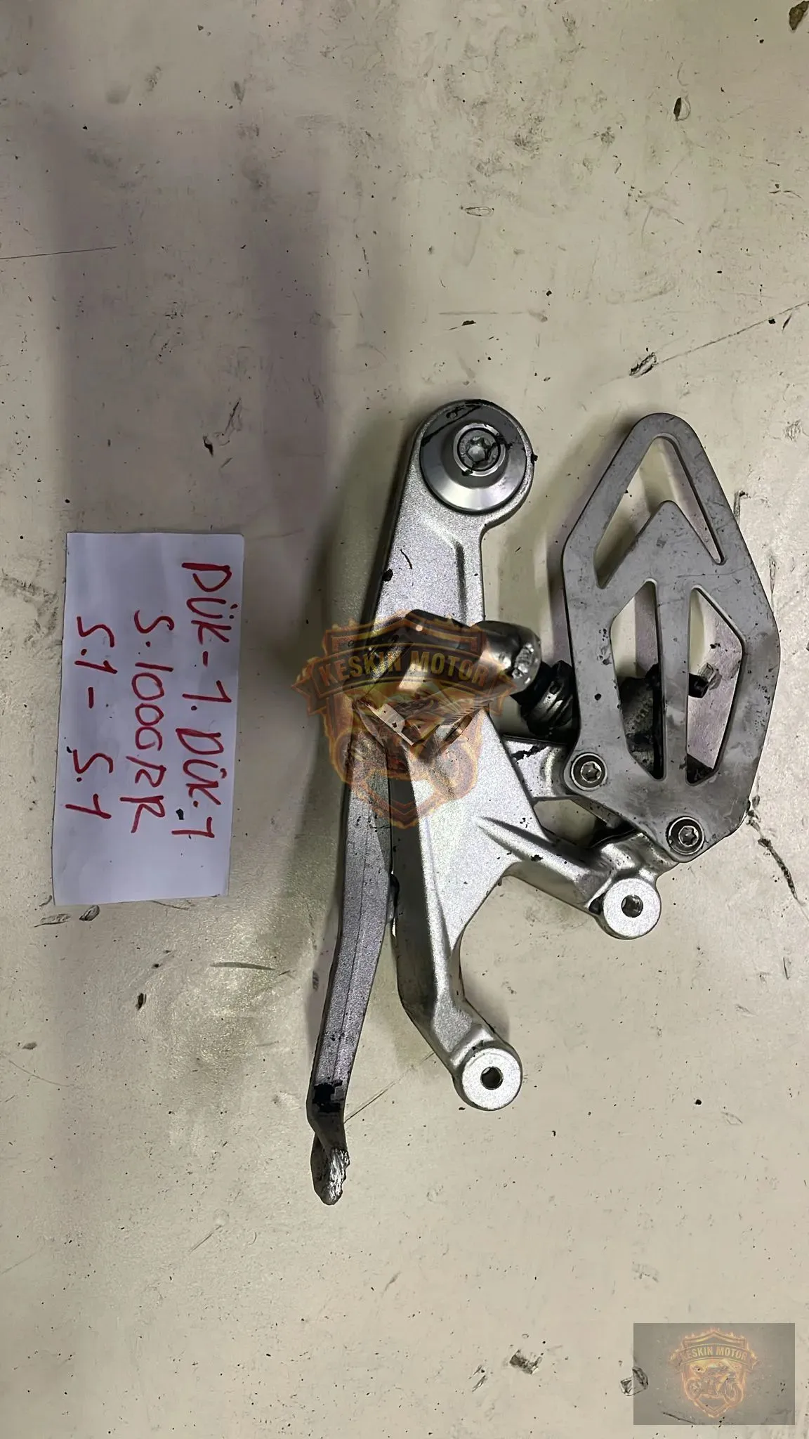 BMW S1000RR SAĞ SÜRÜCÜ BRAKET - Keskin Motor Orijinal Çıkma Parça
