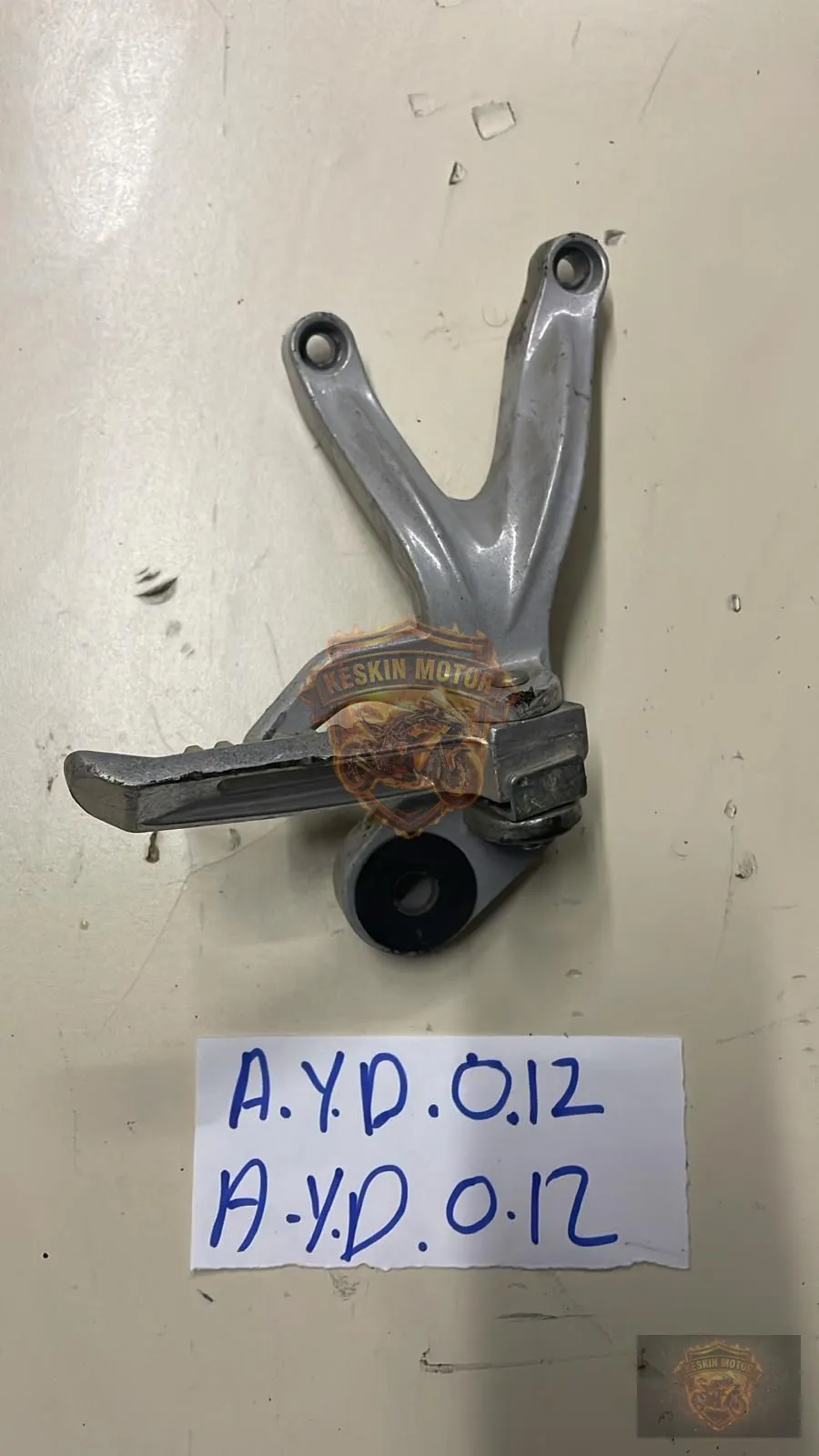 HYUSONG GTR 250 SAĞ YOLCU BRAKET - Keskin Motor Orijinal Çıkma Parça