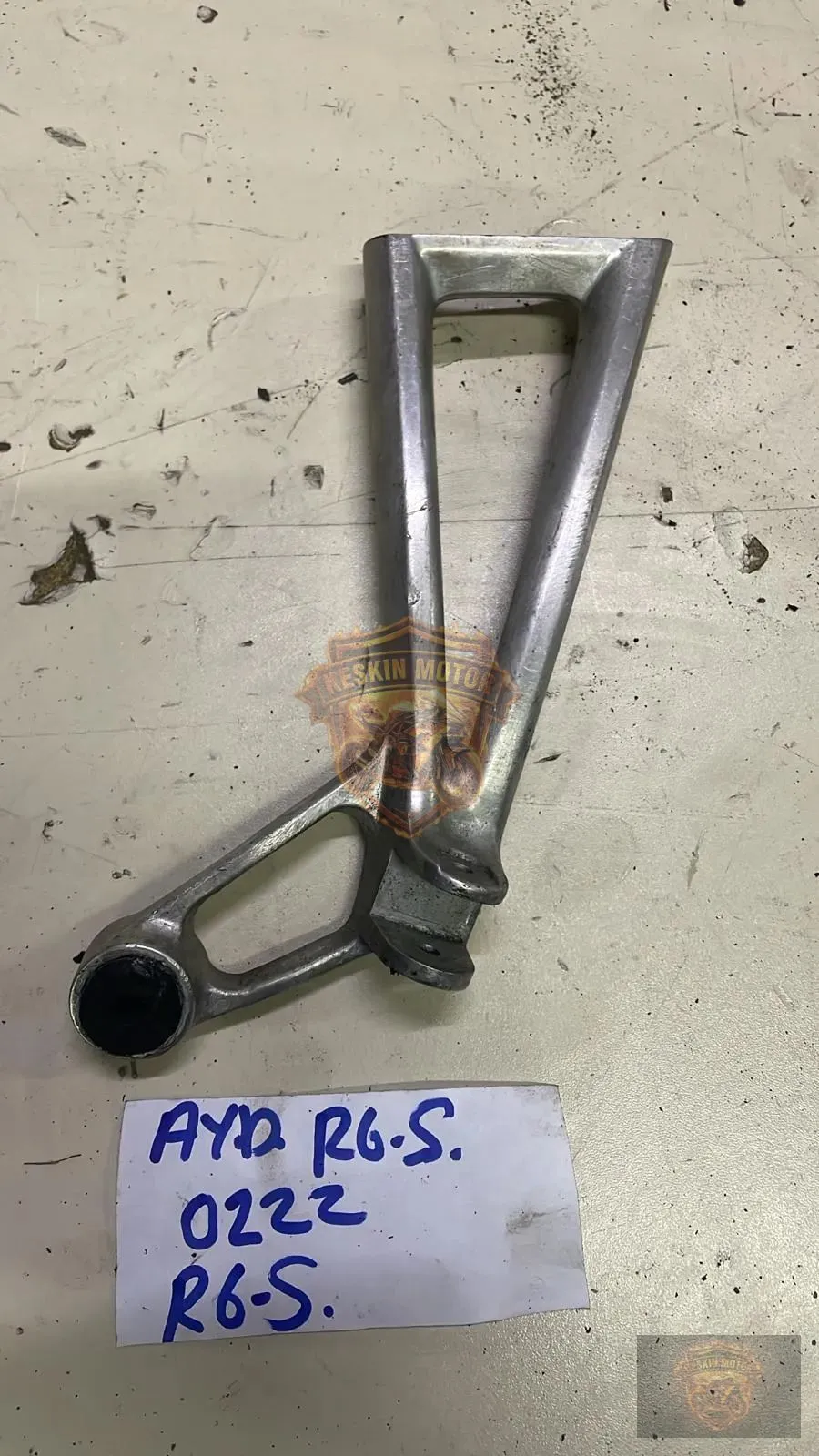 YAMAHA R6S SAĞ YOLCU BRAKETİ BOŞ - Keskin Motor Orijinal Çıkma Parça