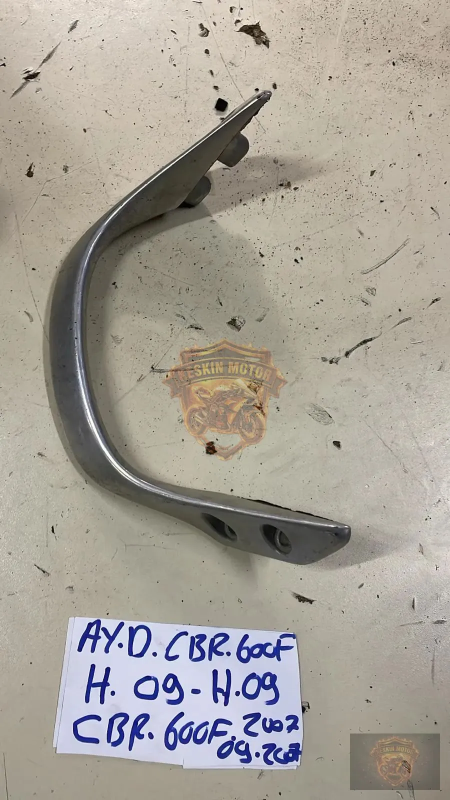 HONDA CBR 600F ARKA TUTAMAK - Keskin Motor Orijinal Çıkma Parça