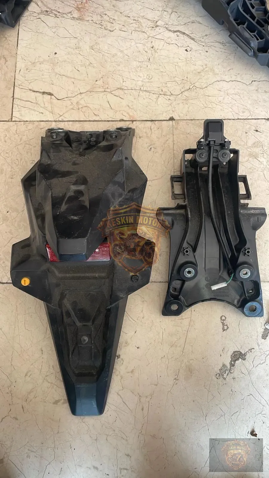 HONDA CRF 1100 ARKA ÇAMURLUK - PLAKALIK - Keskin Motor Orijinal Çıkma Parça