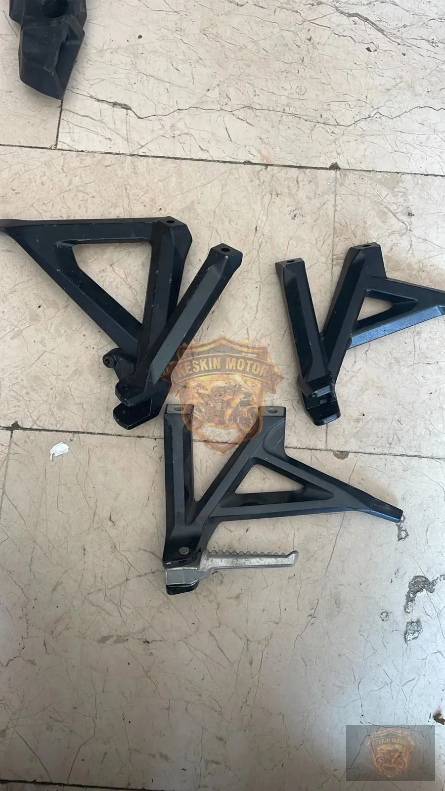HONDA CRF 1100 YOLCU BRAKET - Keskin Motor Orijinal Çıkma Parça