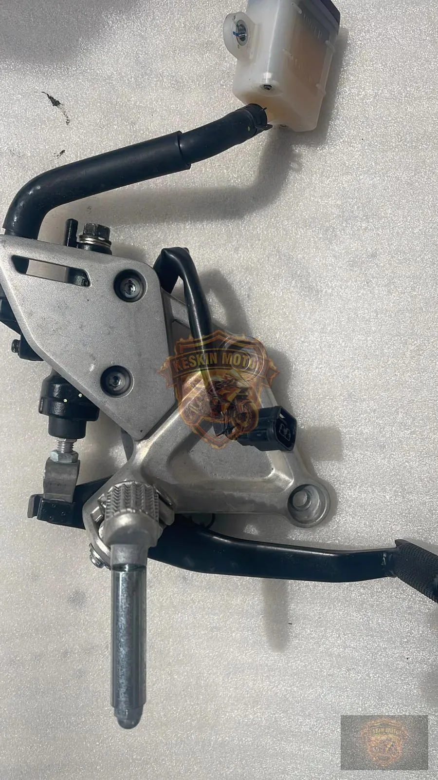 HONDA CBR 650R SAĞ BRAKET KOMPLE - Keskin Motor Orijinal Çıkma Parça