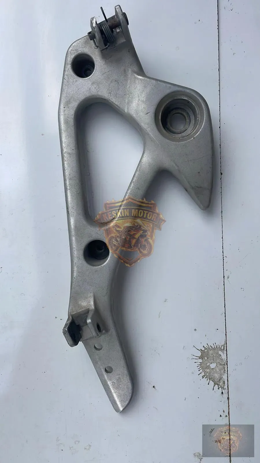 VARADERO SOL SÜRÜCÜ BRAKET - Keskin Motor Orijinal Çıkma Parça