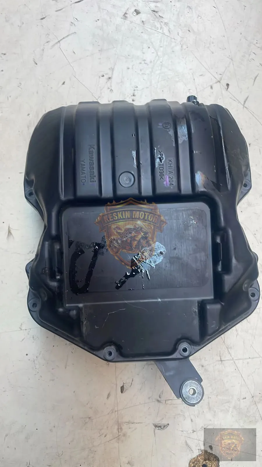 KAWASAKİ ZX-4RR HAVA FİLTRE KUTUSU KOMPLE - Keskin Motor Orijinal Çıkma Parça